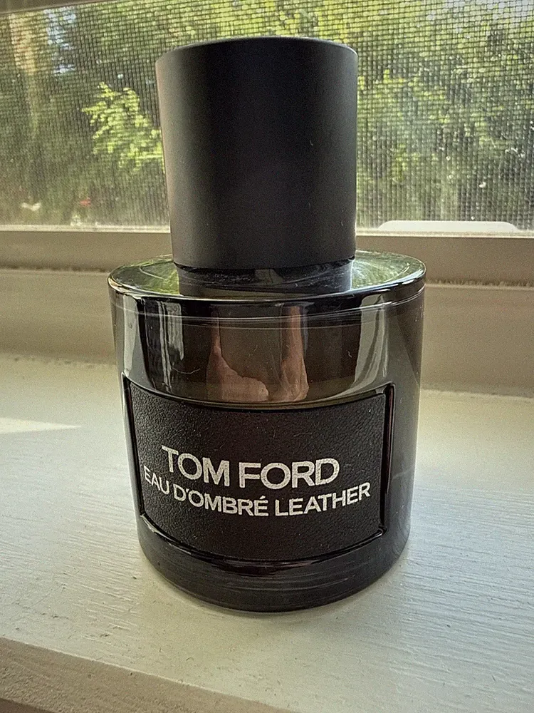 Tom Ford Eau D'Ombre Leather Eau de Toilette Spray 1.7 oz, Full, Authentic